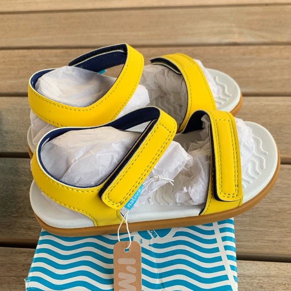 ✨NIB✨NATIVE Charley Sandal Toddler sz 9 10 Crayon Yellow Velcro - Picture 3 of 13
